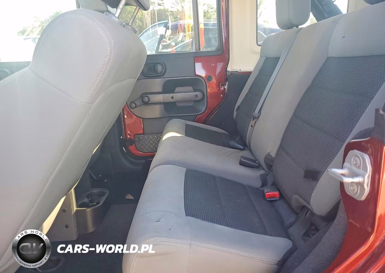 2008 Jeep Wrangler Unlimited X VIN:1J4GA39118L635760 - 11