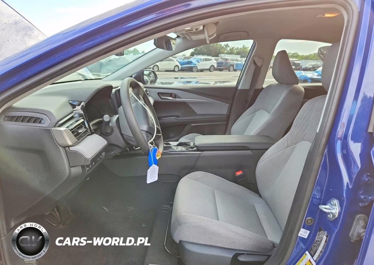2025 Toyota Camry Le VIN:4T1DAACK4SU186666 - 7