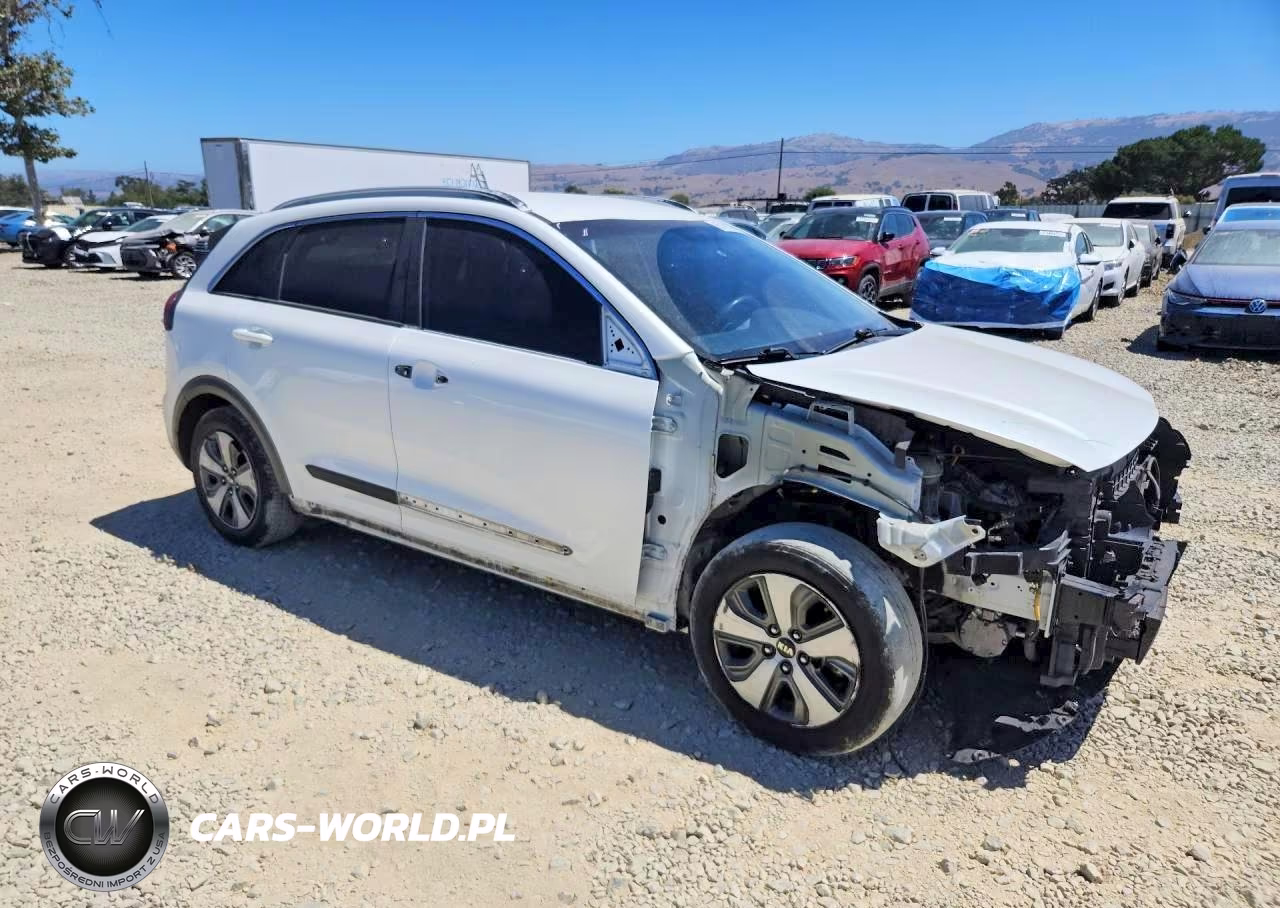 2020 Kia Niro Lx VIN:KNDCB3LC6L5369614 - 4