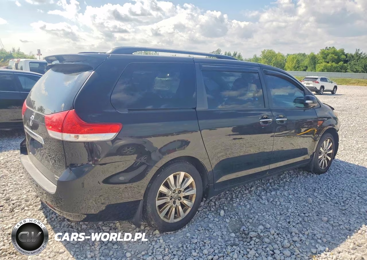 2013 Toyota Sienna Xle 7-Passenger VIN:5TDDK3DC4DS066670 - 3