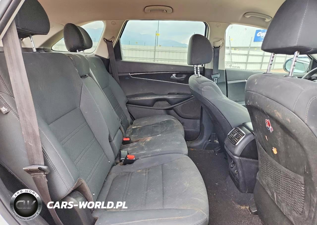 2019 Kia Sorento Lx V6 VIN:5XYPGDA52KG514473 - 11