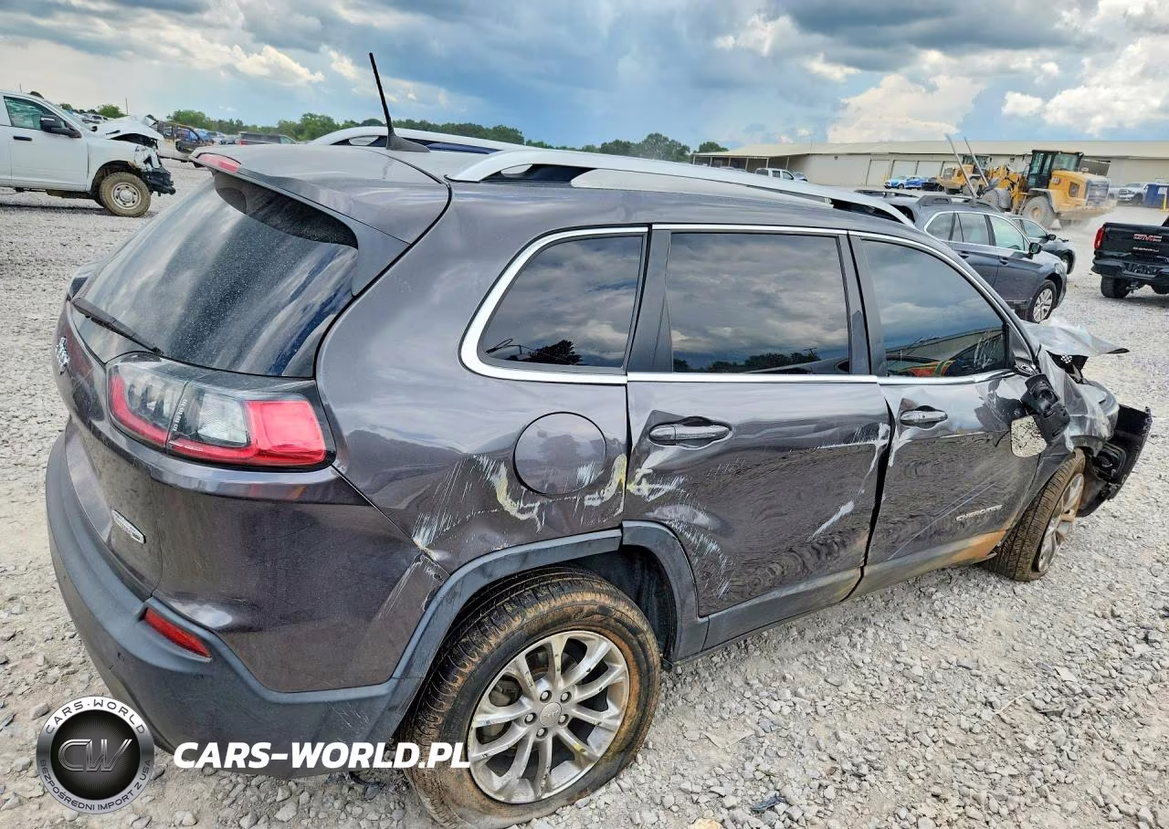 2020 Jeep Cherokee Latitude Plus VIN:1C4PJLLB2LD586210 - 3