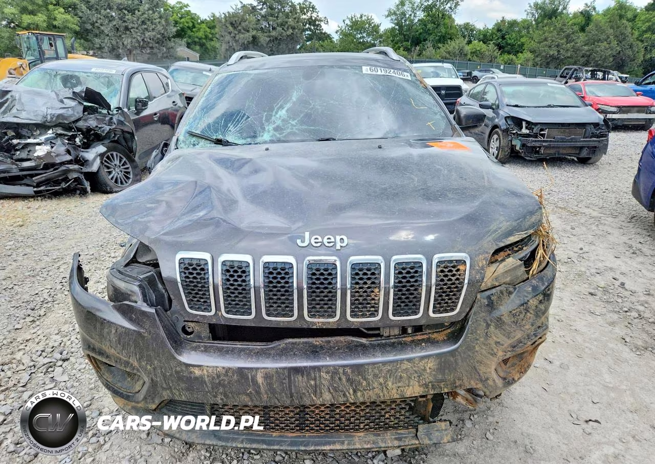 2020 Jeep Cherokee Latitude Plus VIN:1C4PJLLB2LD586210 - 5