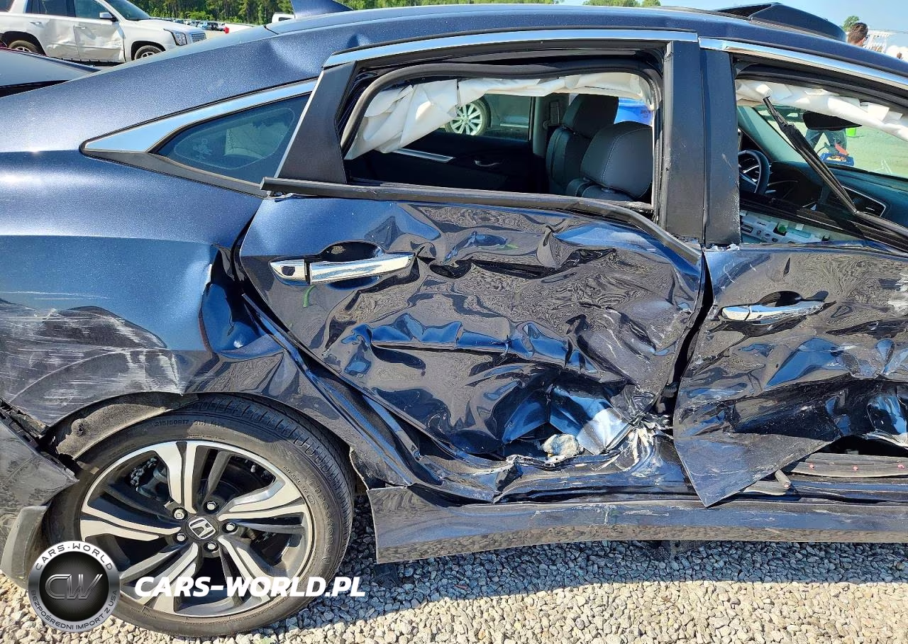 2016 Honda Civic Touring VIN:19XFC1F93GE005871 - 10