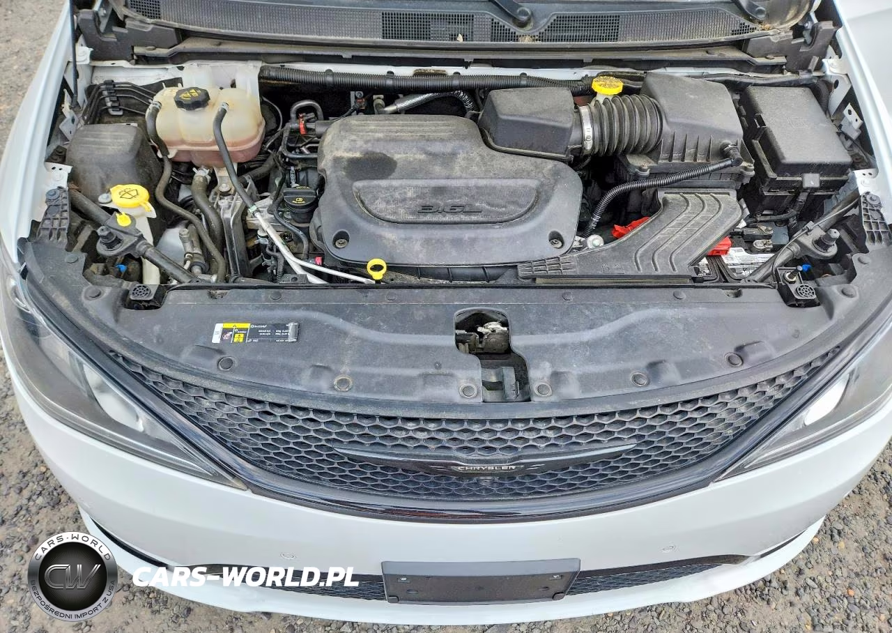 2020 Chrysler Pacifica Touring L VIN:2C4RC3BG7LR267821 - 12
