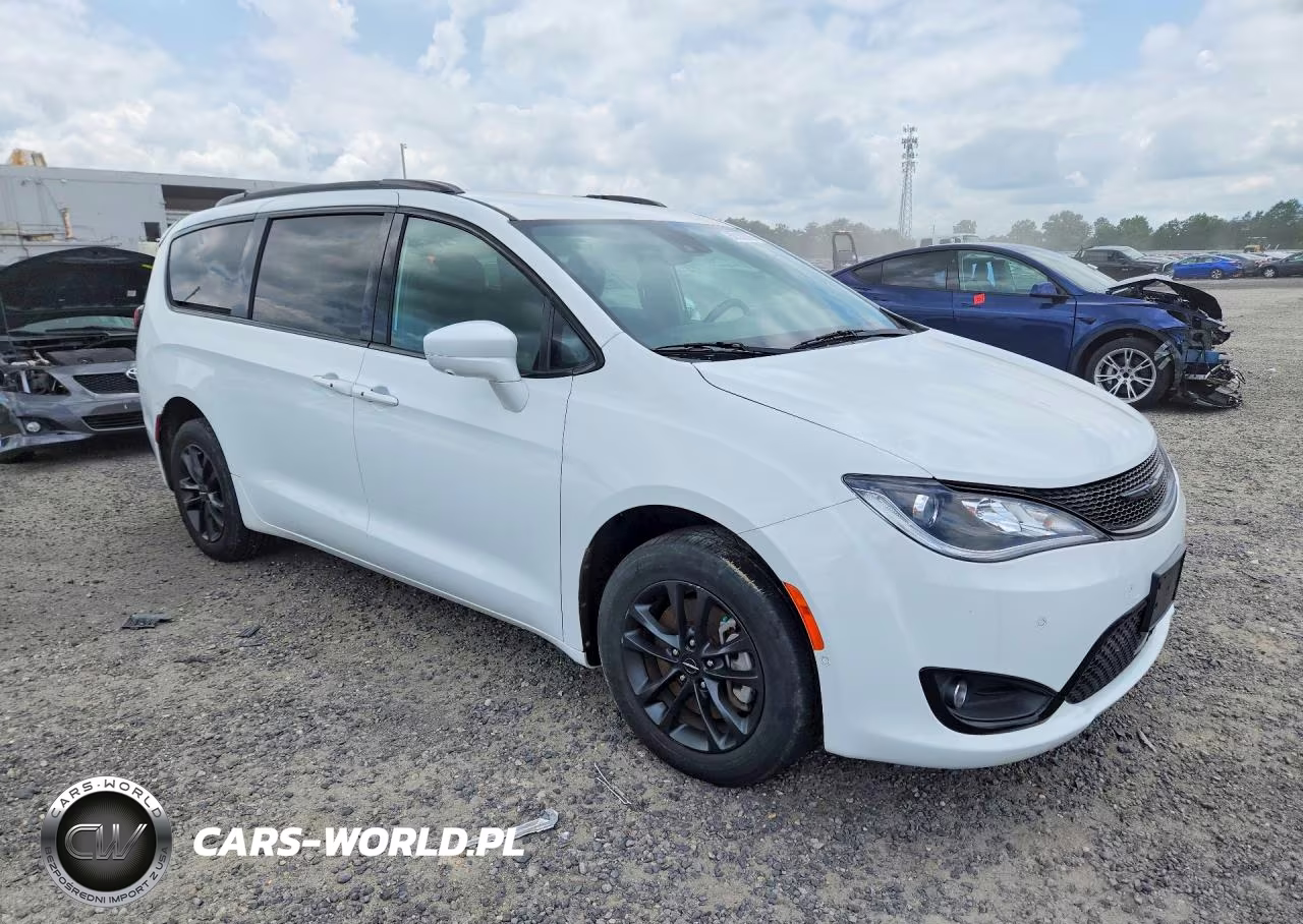 2020 Chrysler Pacifica Touring L VIN:2C4RC3BG7LR267821 - 4