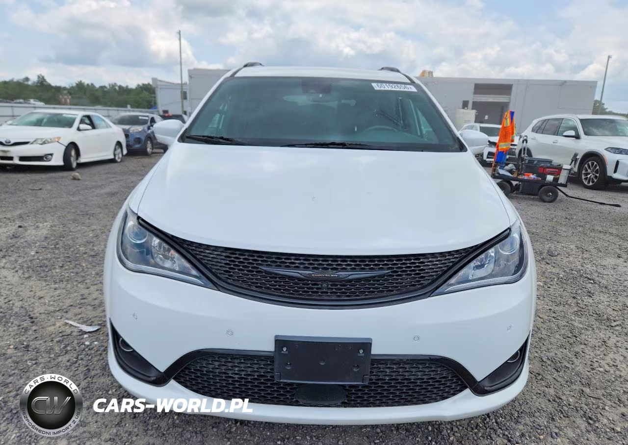 2020 Chrysler Pacifica Touring L VIN:2C4RC3BG7LR267821 - 5