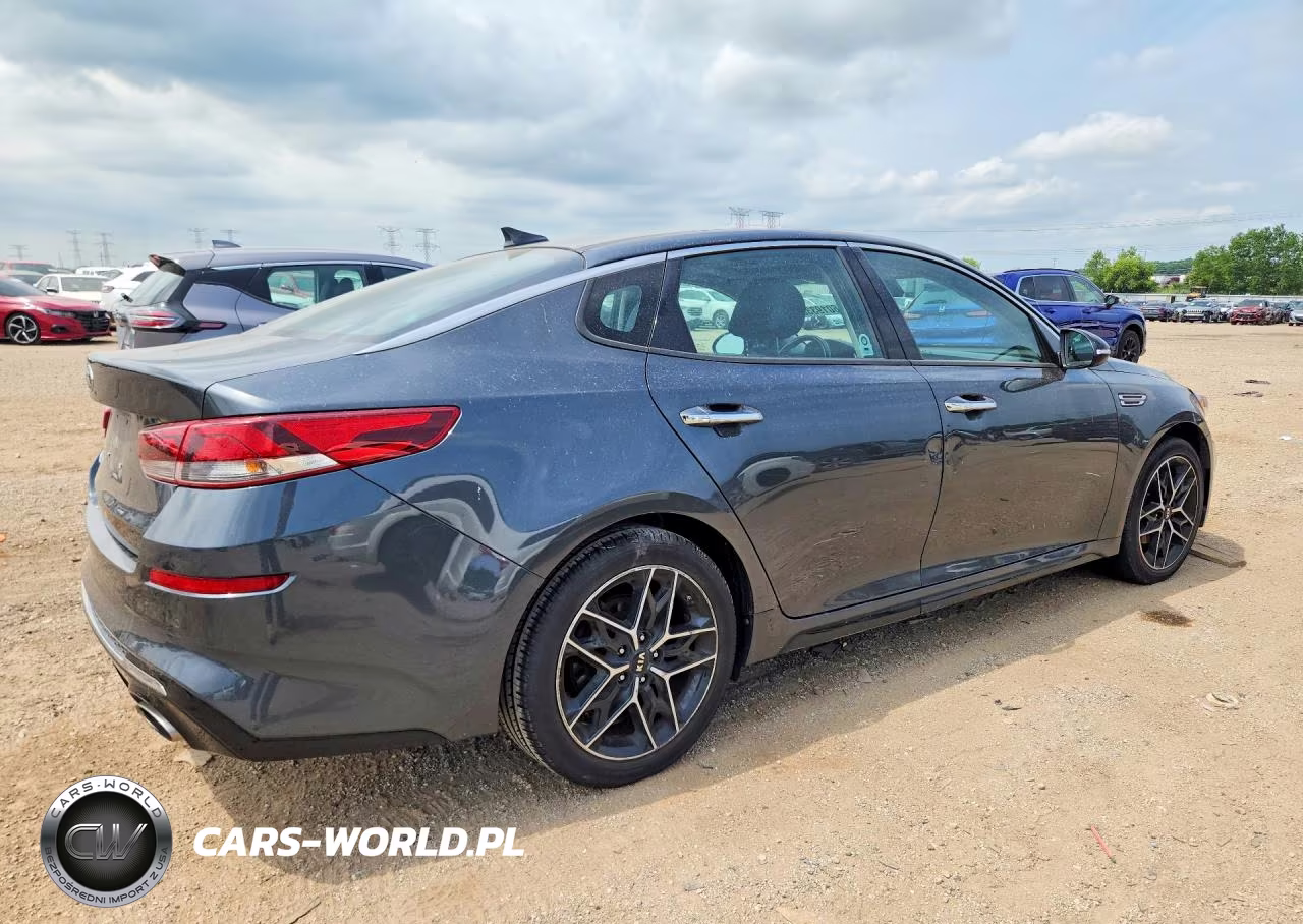 2020 Kia Optima Special Edition VIN:5XXGT4L37LG448614 - 3