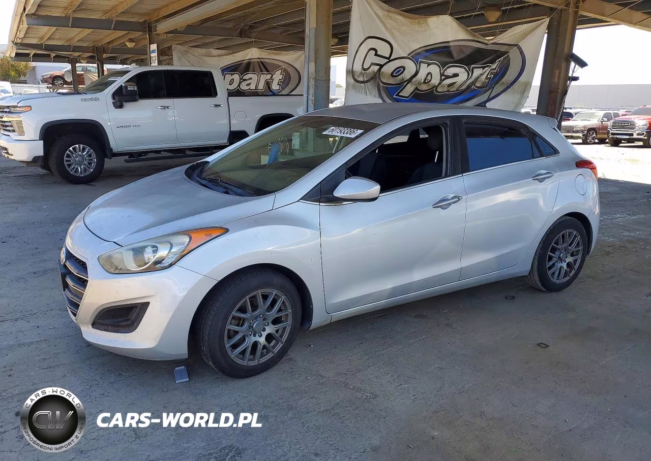2017 Hyundai Elantra Gt Base – zdjęcie 1 z 12