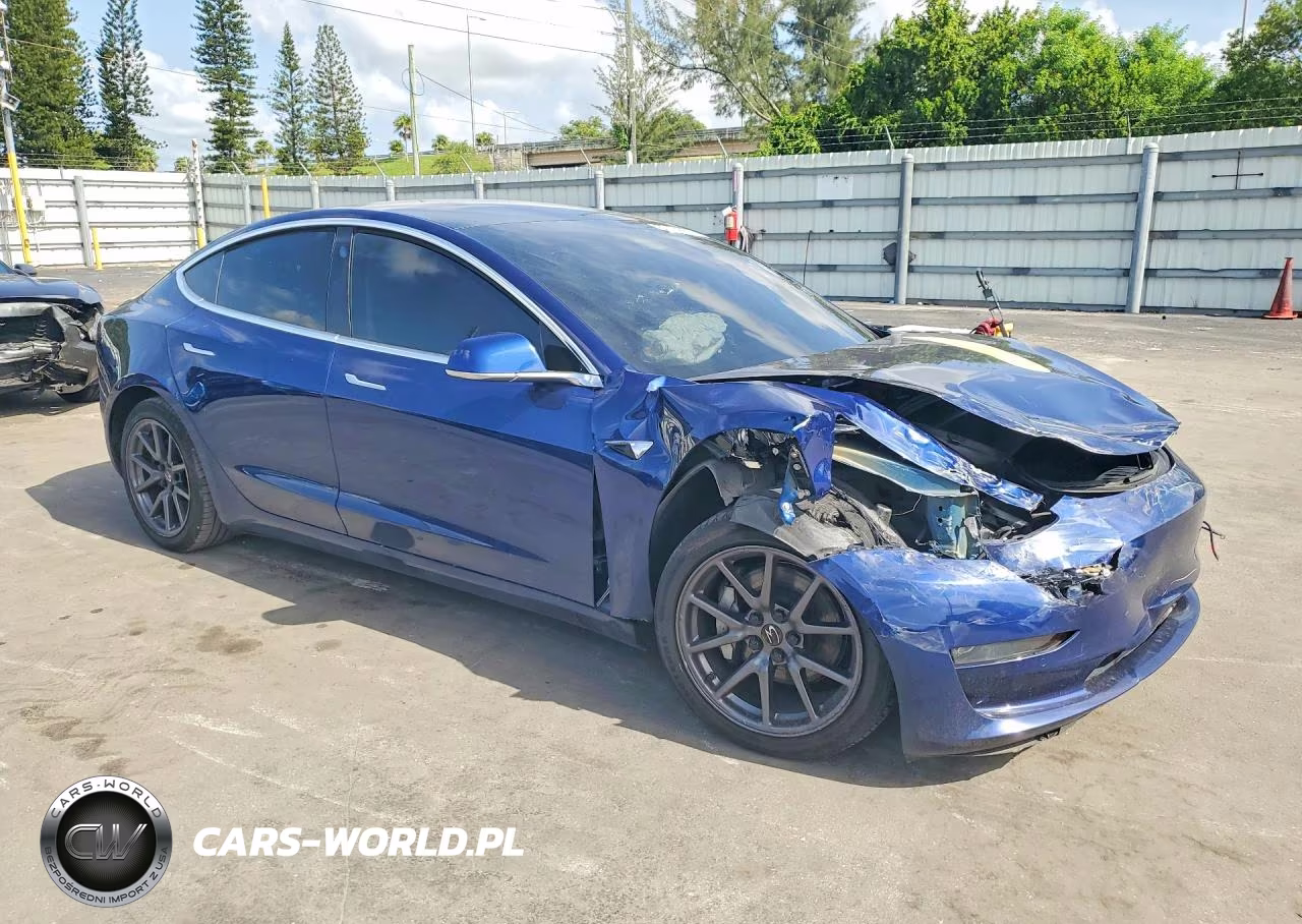2019 Tesla Model 3 VIN:5YJ3E1EBXKF365546 - 4