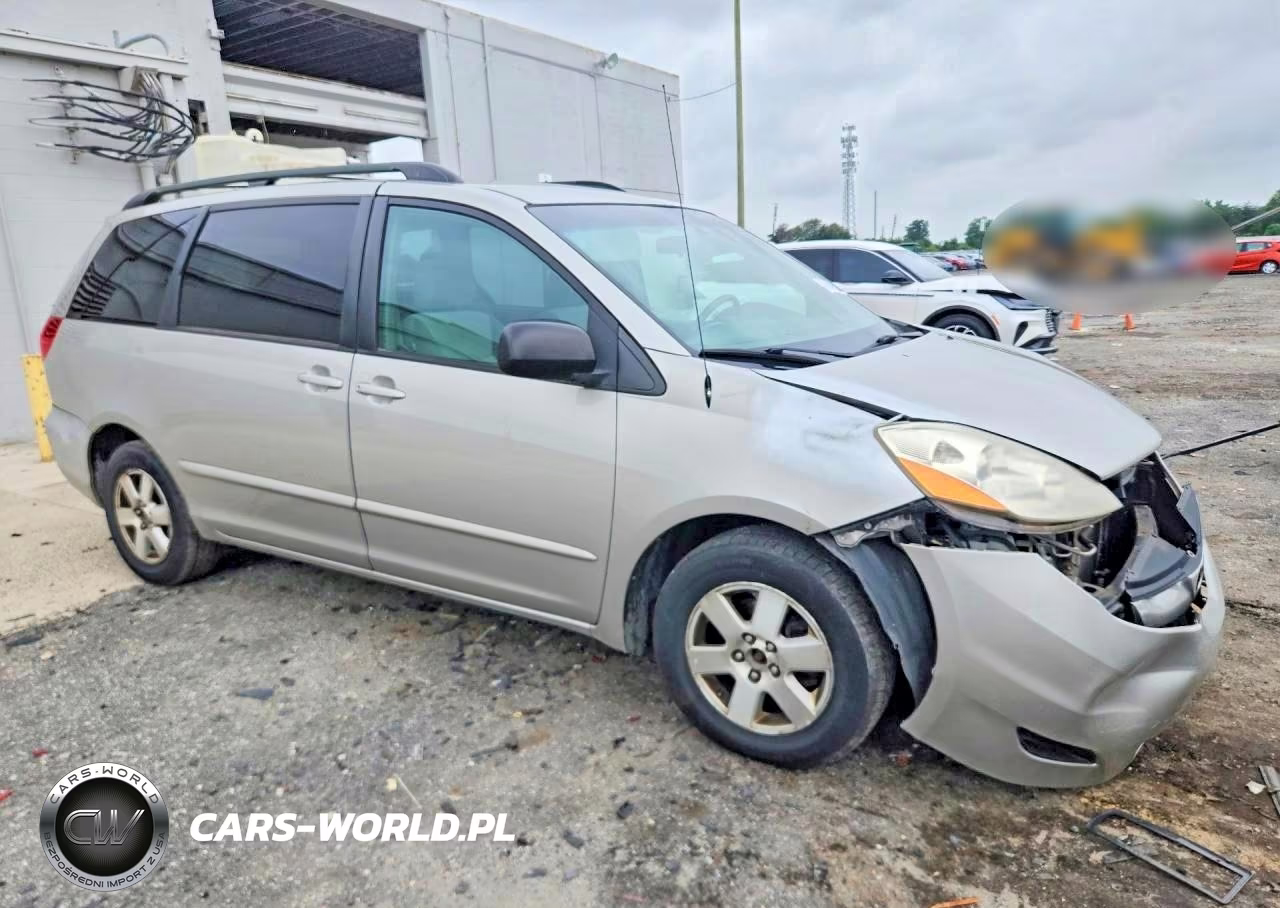 2007 Toyota Sienna Le 8-Passenger VIN:5TDZK23C17S070715 - 4