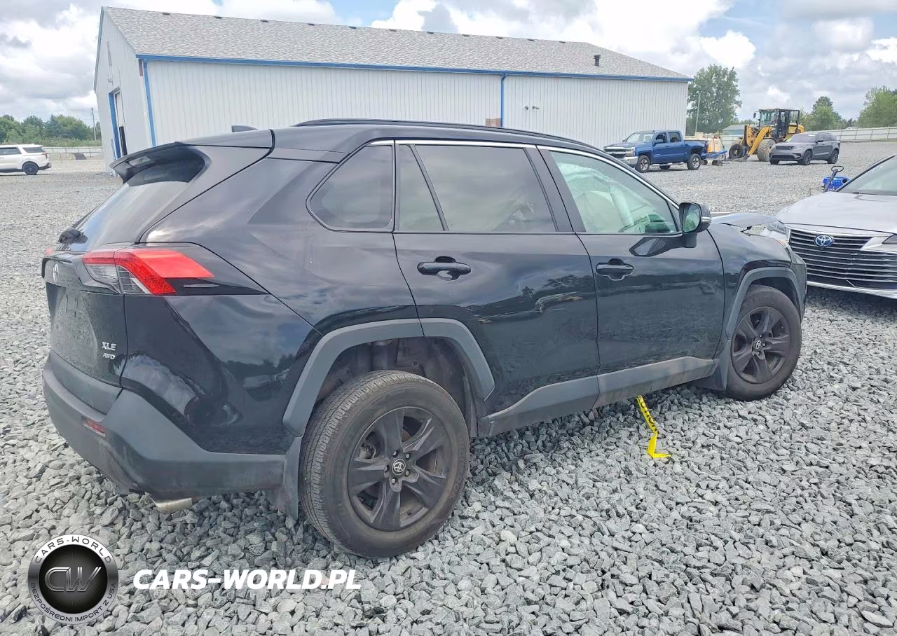 2021 Toyota Rav4 Xle VIN:2T3P1RFV9MC185770 - 3