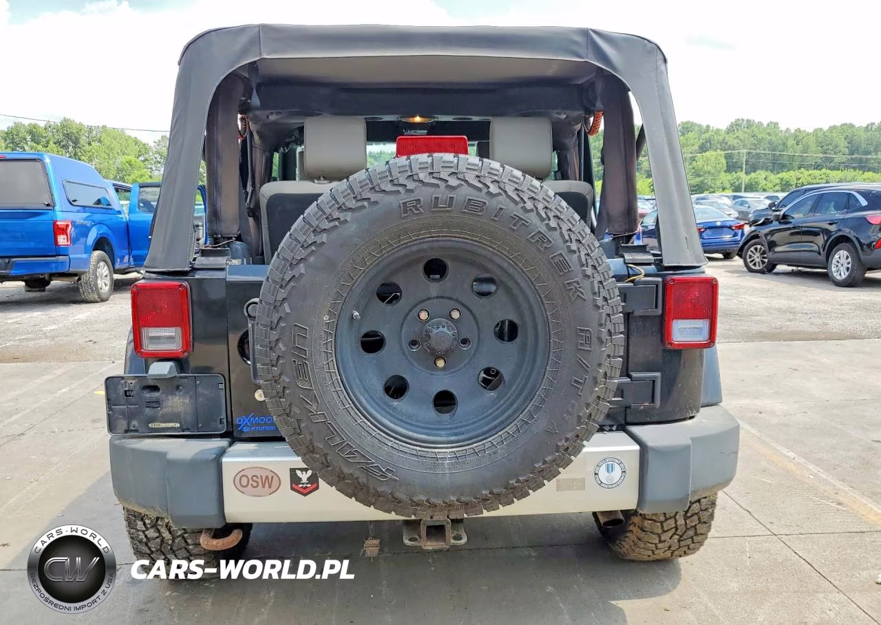 2009 Jeep Wrangler Sahara VIN:1J4FA54179L700644 - 6