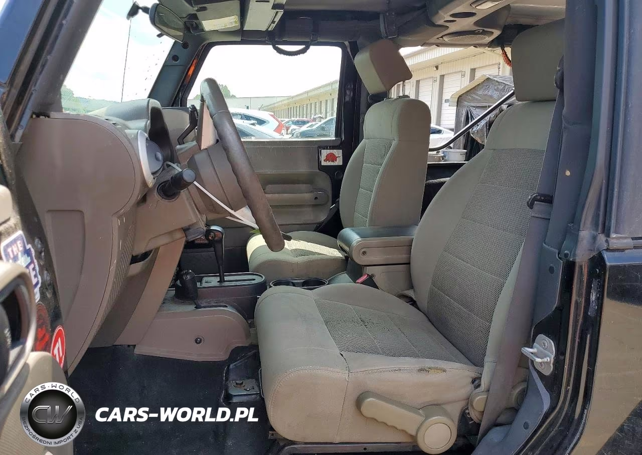 2009 Jeep Wrangler Sahara VIN:1J4FA54179L700644 - 7