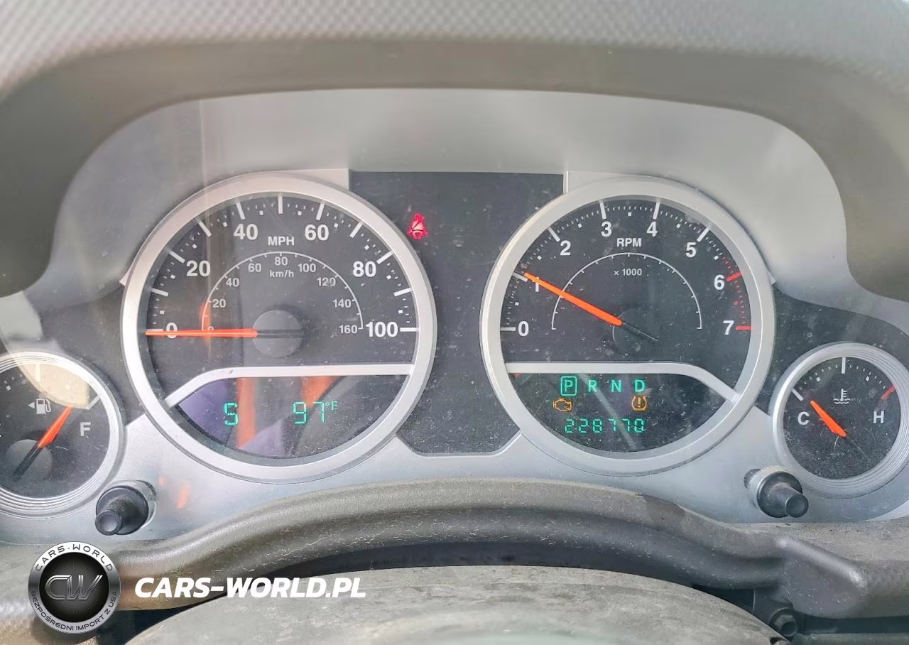 2009 Jeep Wrangler Sahara VIN:1J4FA54179L700644 - 9