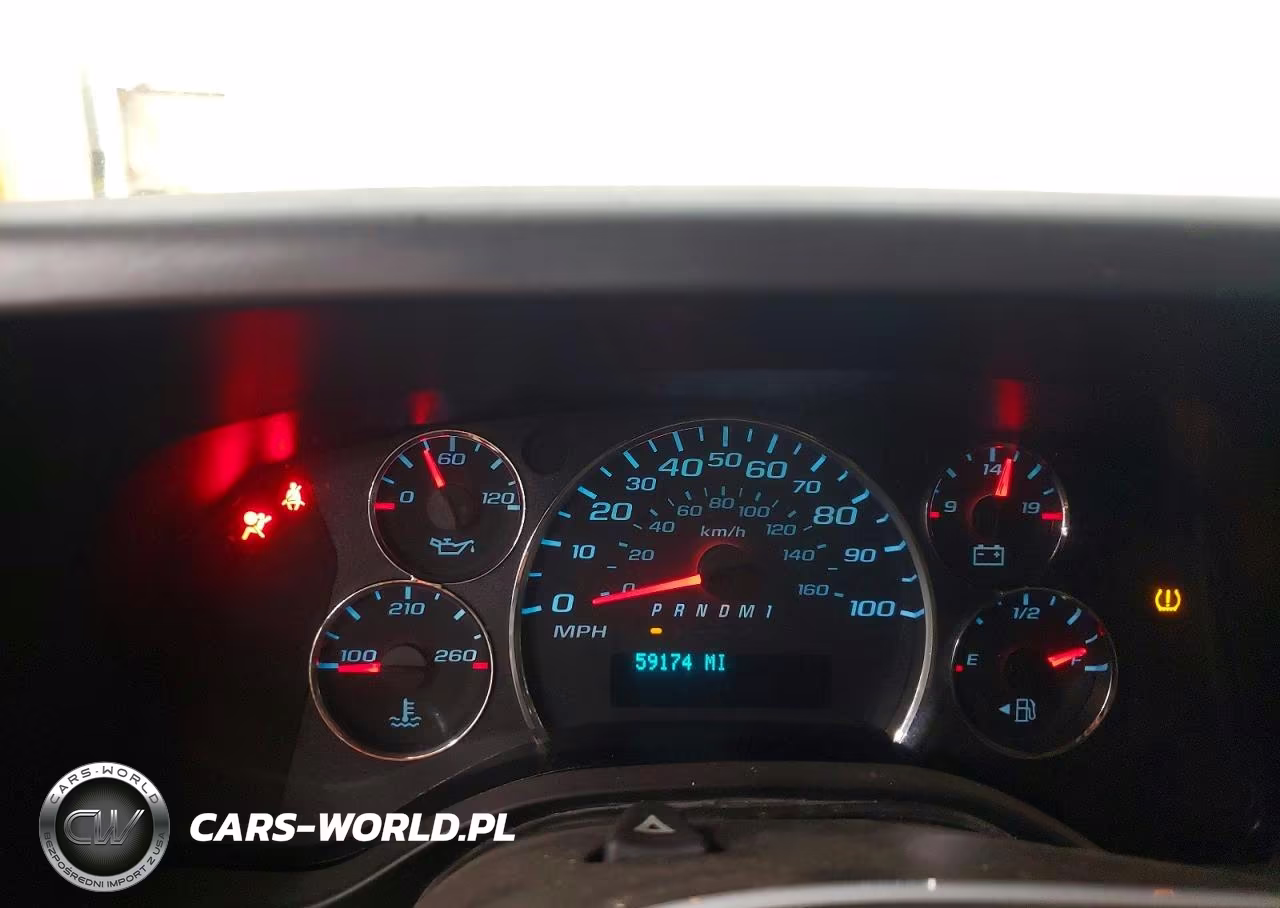 2024 Chevrolet Express 2500 VIN:1GCWGAF79R1100301 - 9