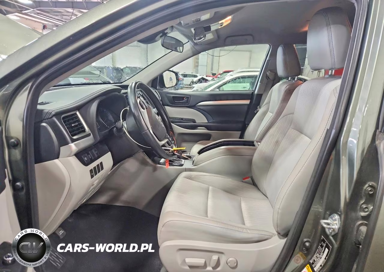 2018 Toyota Highlander Le Plus VIN:5TDBZRFH3JS834844 - 7