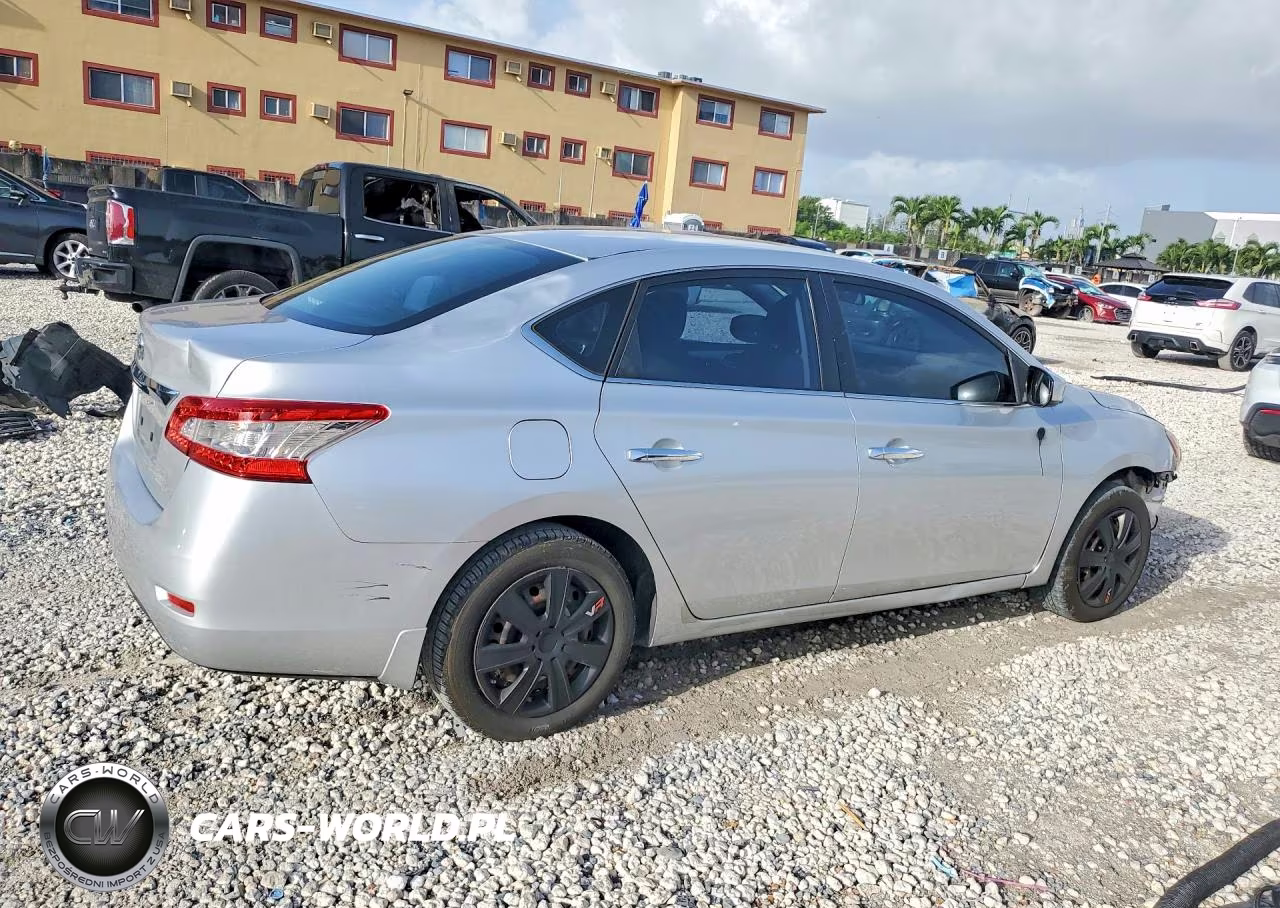 2015 Nissan Sentra S VIN:3N1AB7AP9FY312600 - 3