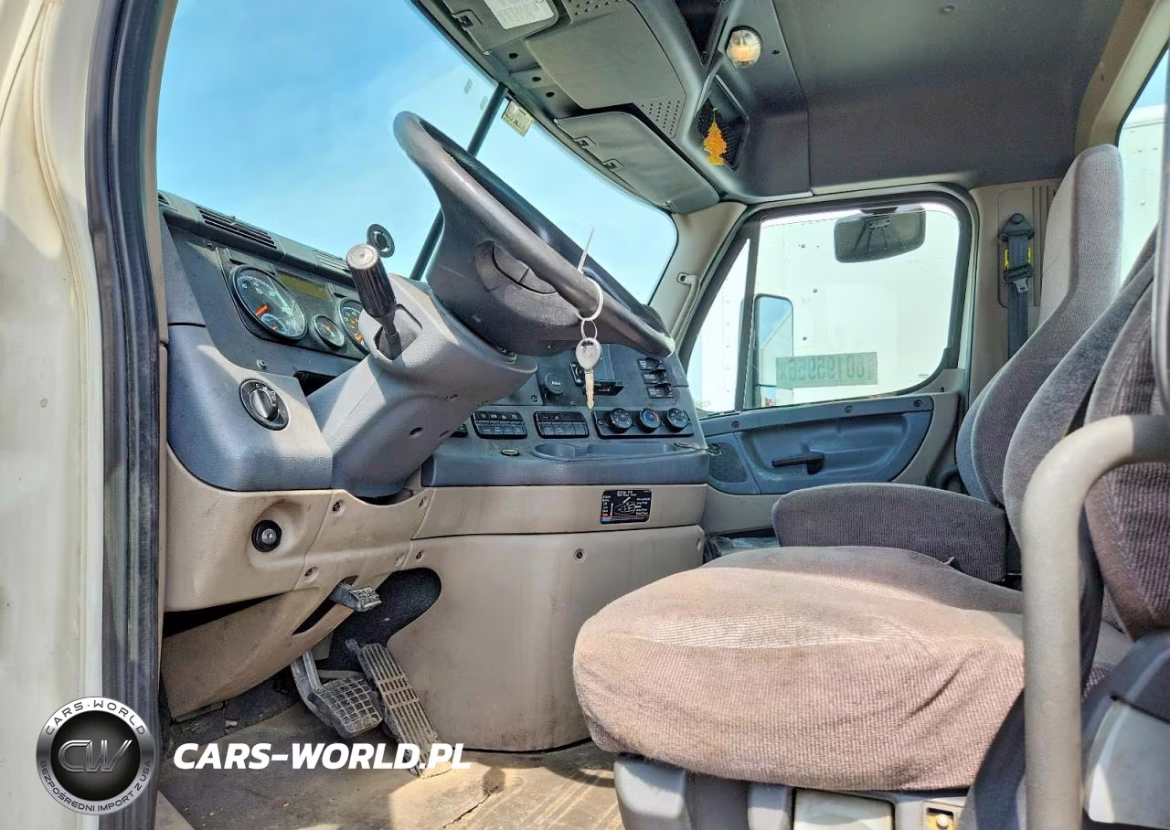 2018 Freightliner Cascadia 1 - Semi Truck VIN:3AKJGEDV3JSJW1569 - 7