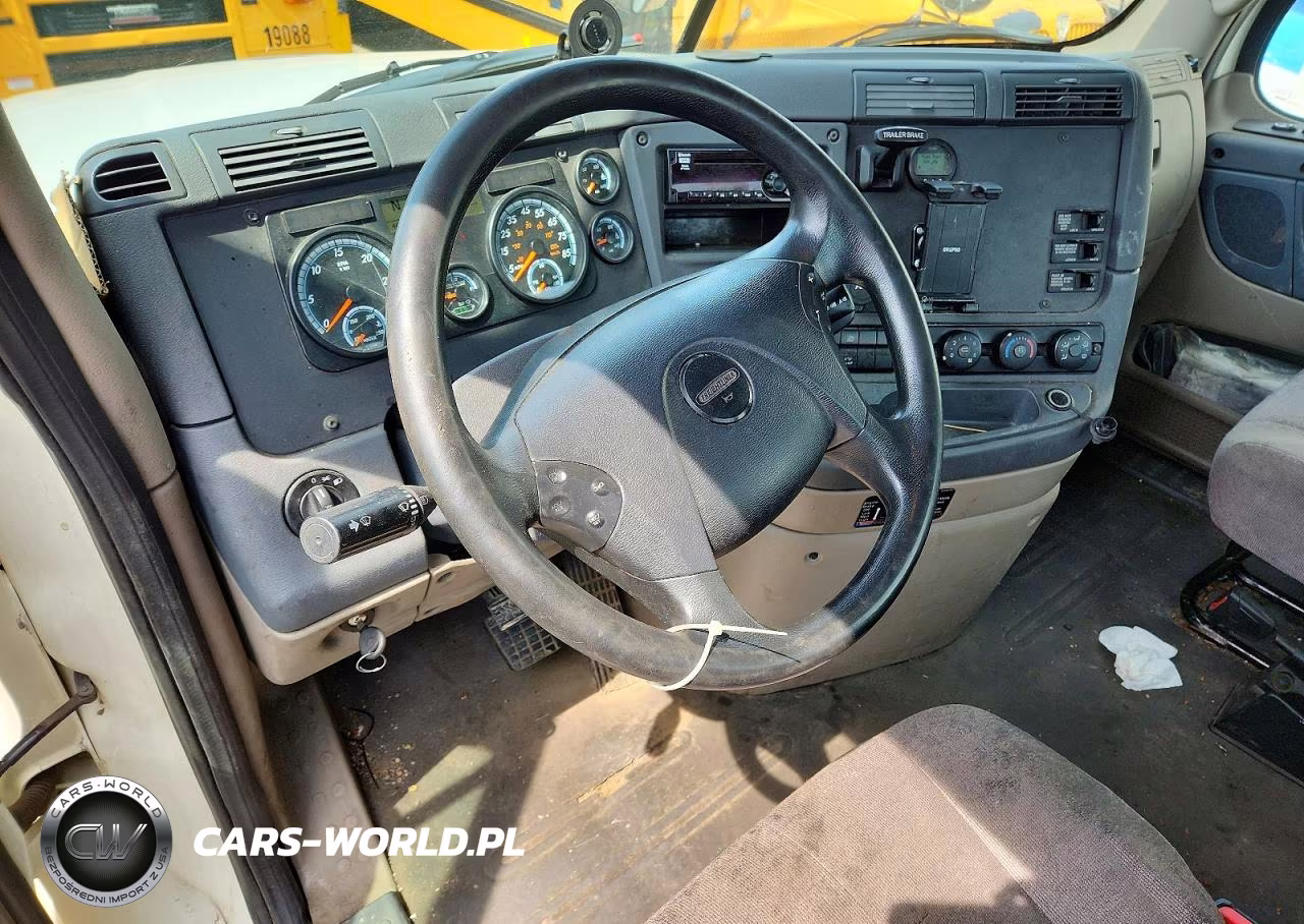 2018 Freightliner Cascadia 1 - Semi Truck VIN:3AKJGEDV3JSJW1569 - 8