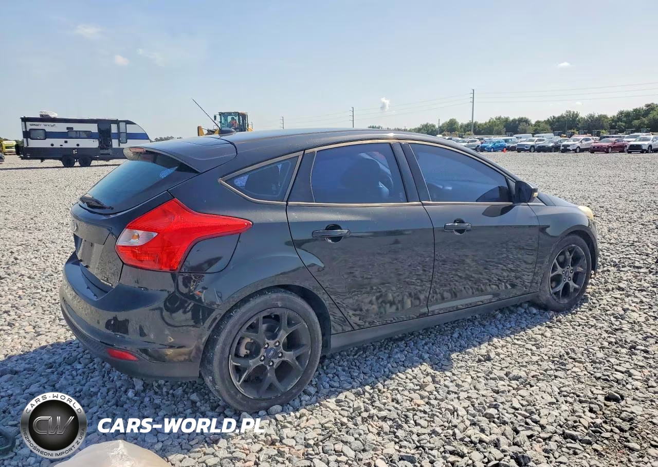 2014 Ford Focus Se VIN:1FADP3K22EL313883 - 3