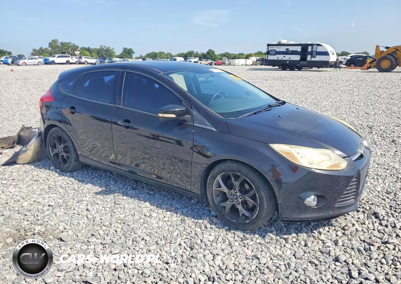 2014 Ford Focus Se VIN:1FADP3K22EL313883 - 4