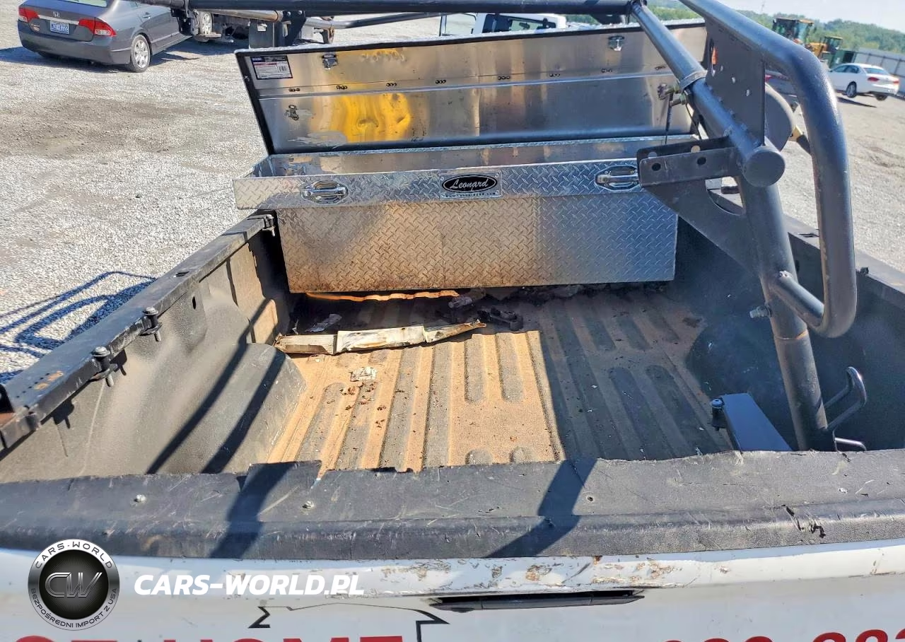 2021 Ram 1500 Classic Tradesman VIN:3C6JR6DG6MG705303 - 10