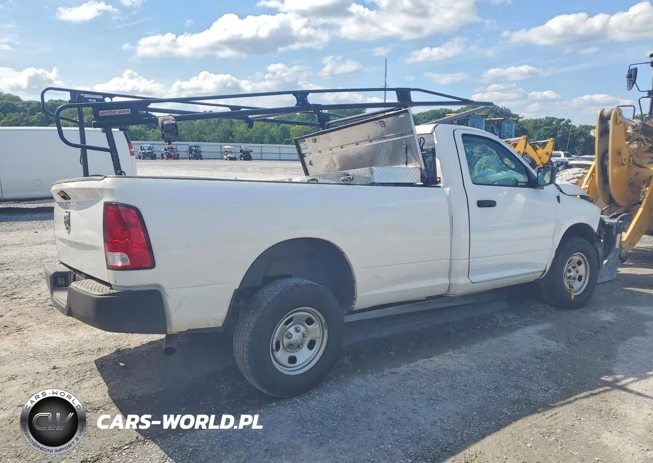 2021 Ram 1500 Classic Tradesman VIN:3C6JR6DG6MG705303 - 3
