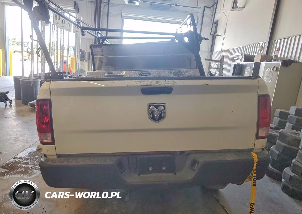 2021 Ram 1500 Classic Tradesman VIN:3C6JR6DG6MG705303 - 6