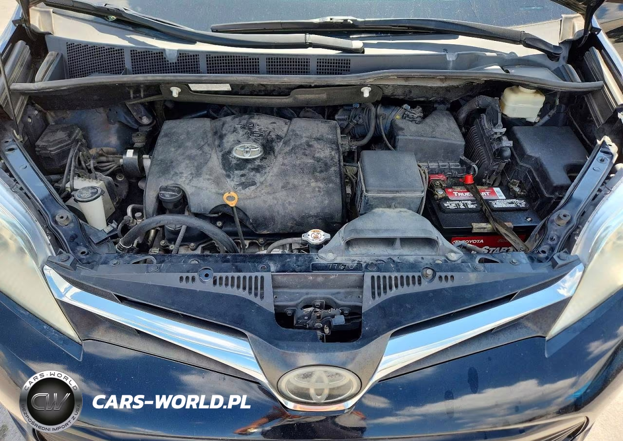 2018 Toyota Sienna Le VIN:5TDKZ3DC7JS959852 - 12
