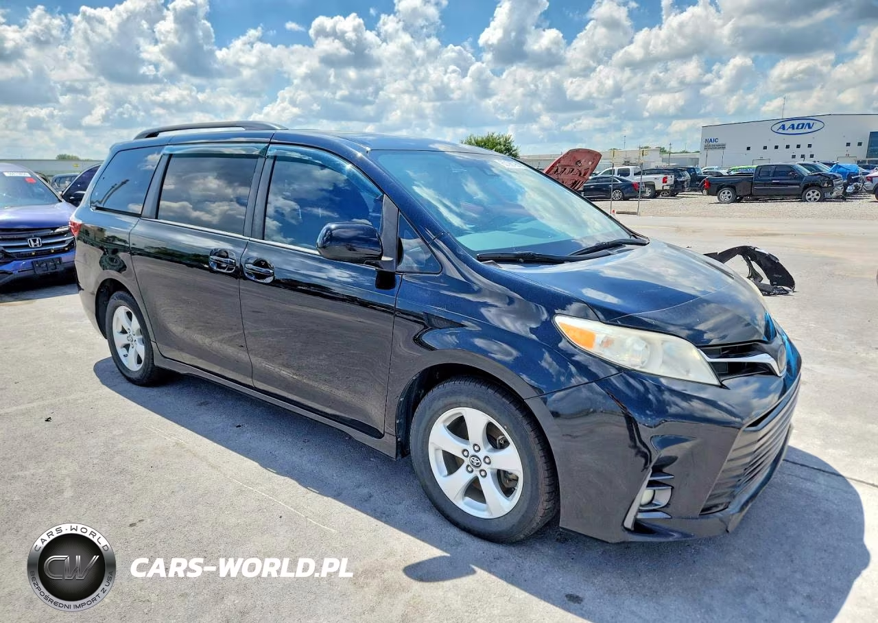 2018 Toyota Sienna Le VIN:5TDKZ3DC7JS959852 - 4