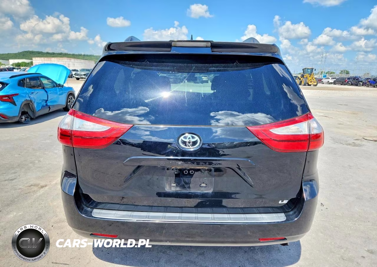 2018 Toyota Sienna Le VIN:5TDKZ3DC7JS959852 - 6