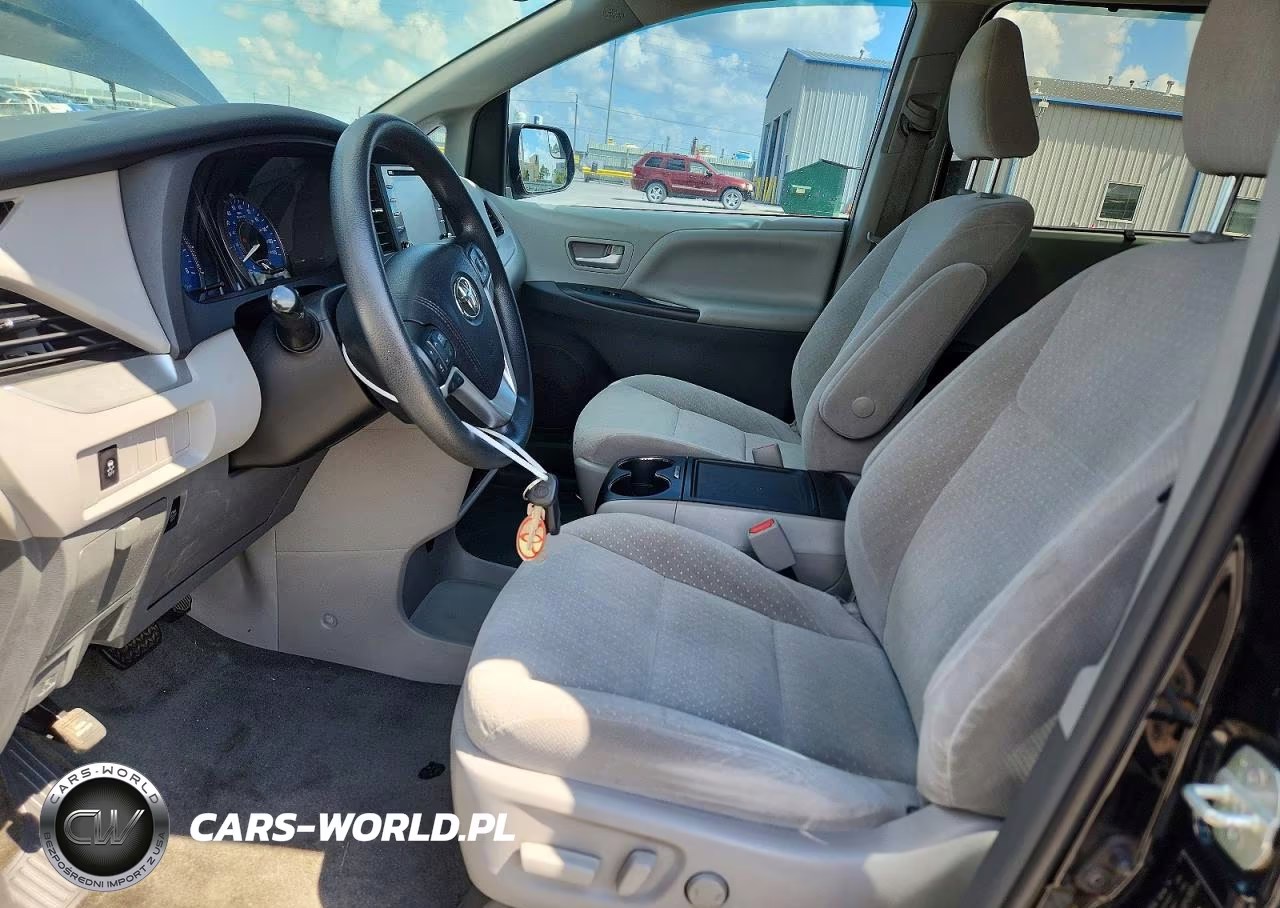 2018 Toyota Sienna Le VIN:5TDKZ3DC7JS959852 - 7