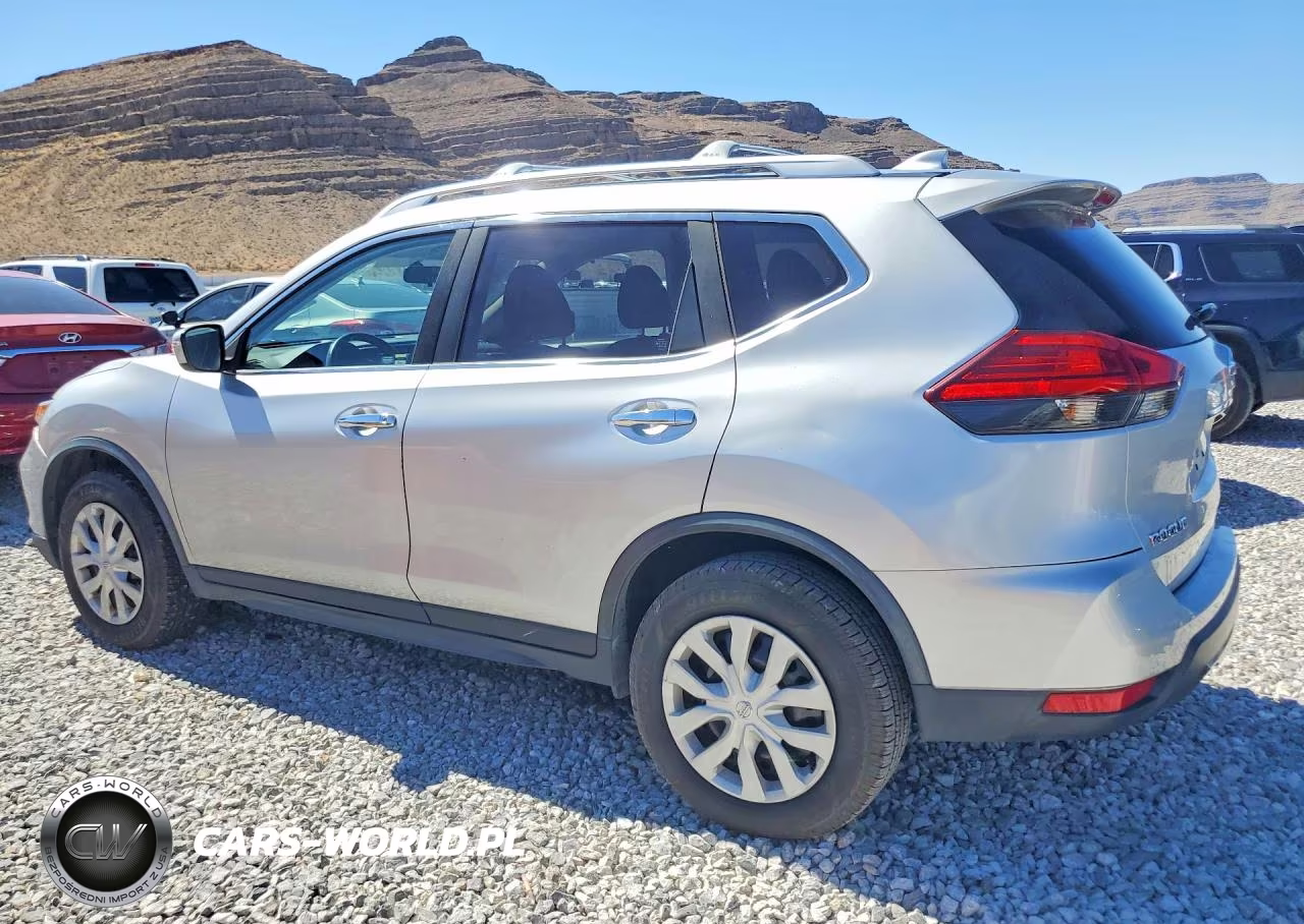 2017 Nissan Rogue S VIN:JN8AT2MV3HW260256 - 2