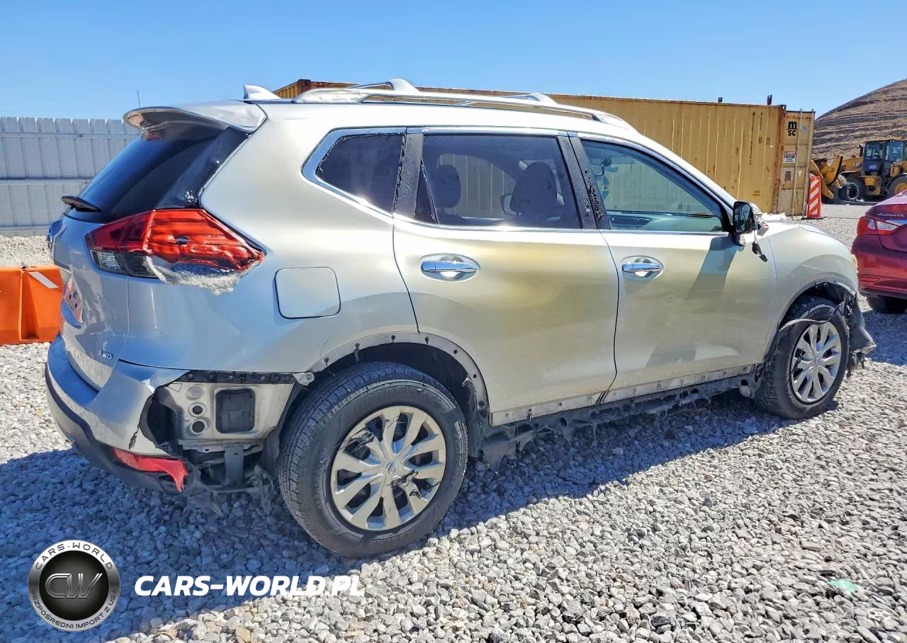 2017 Nissan Rogue S VIN:JN8AT2MV3HW260256 - 3