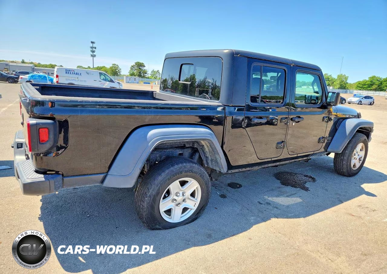 2020 Jeep Gladiator Sport VIN:1C6JJTAG7LL108317 - 3
