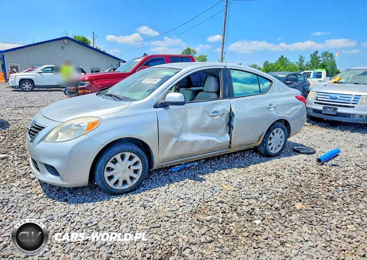 2012 Nissan Versa – zdjęcie 1 z 12