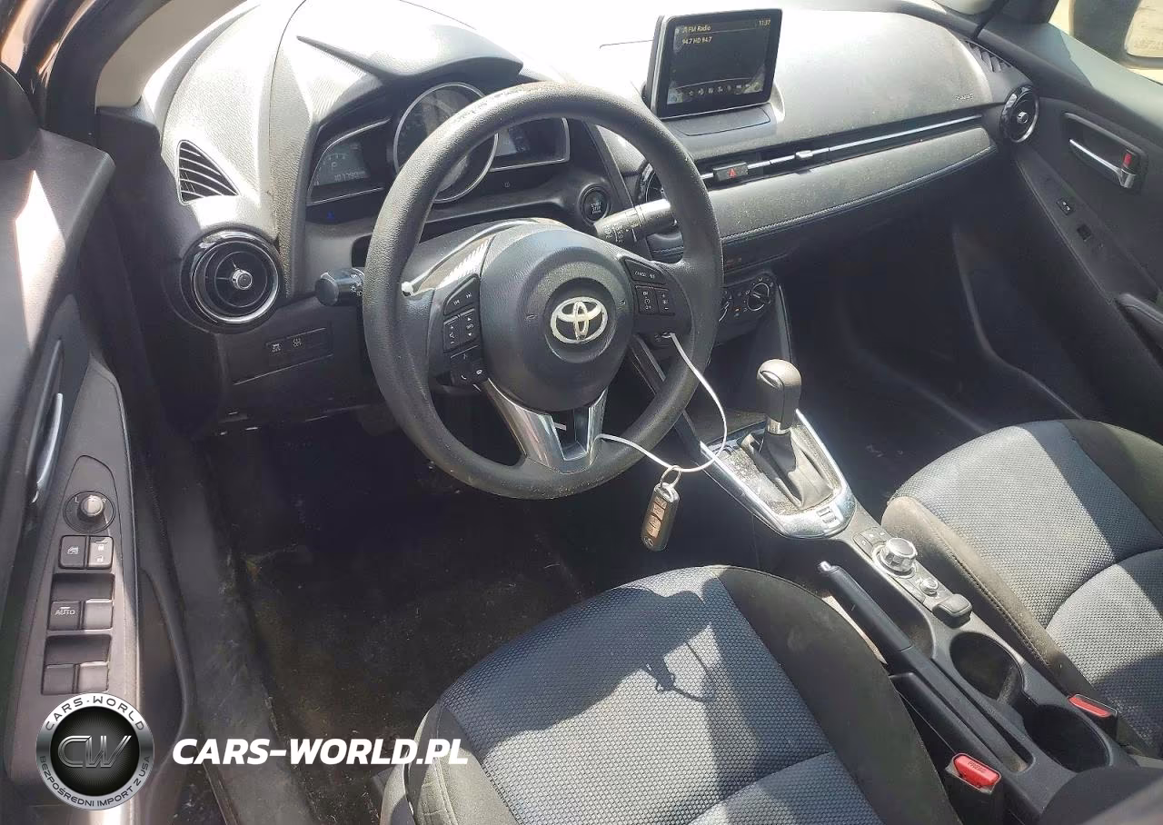 2018 Toyota Yaris Ia Base VIN:3MYDLBYV2JY300376 - 8