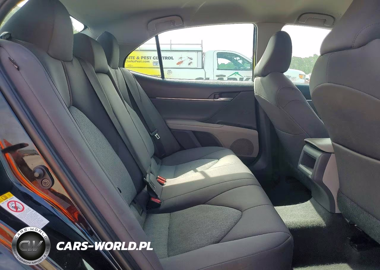 2018 Toyota Camry Le VIN:4T1B11HK9JU653658 - 10