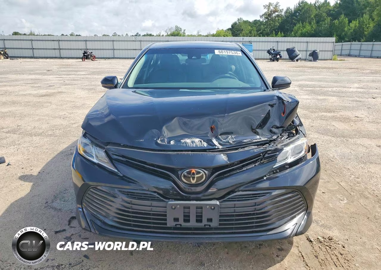 2018 Toyota Camry Le VIN:4T1B11HK9JU653658 - 5