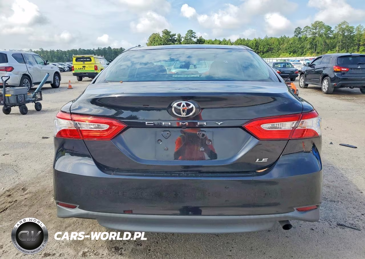 2018 Toyota Camry Le VIN:4T1B11HK9JU653658 - 6