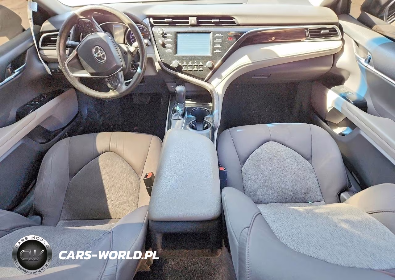 2018 Toyota Camry Le VIN:4T1B11HK3JU658239 - 8