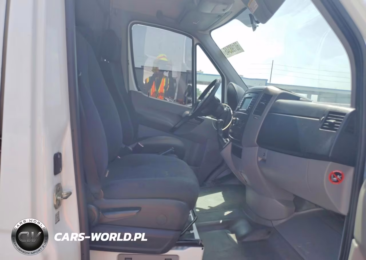2018 Mercedes-Benz Sprinter 2500 Delivery Van VIN:WD3PE8CD1JP583520 - 10
