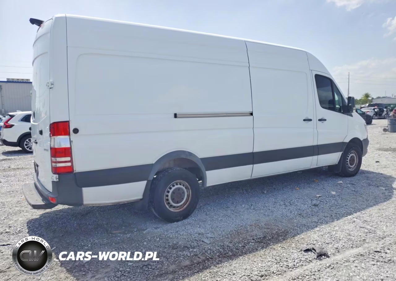2018 Mercedes-Benz Sprinter 2500 Delivery Van VIN:WD3PE8CD1JP583520 - 3