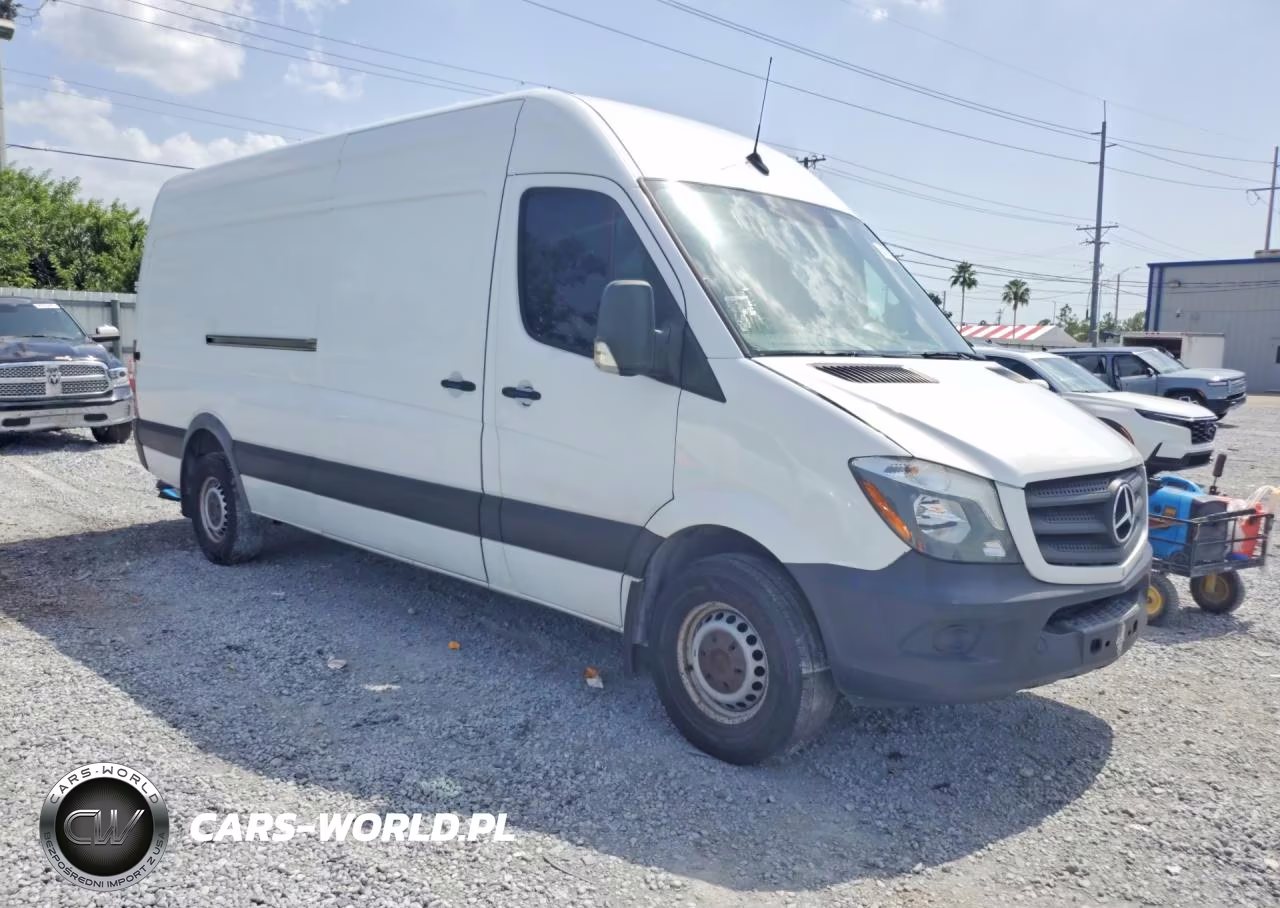 2018 Mercedes-Benz Sprinter 2500 Delivery Van VIN:WD3PE8CD1JP583520 - 4