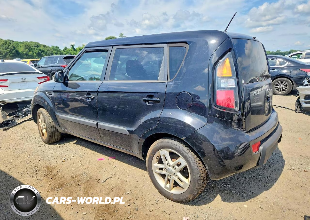2011 Kia Soul + VIN:KNDJT2A22B7258666 - 2