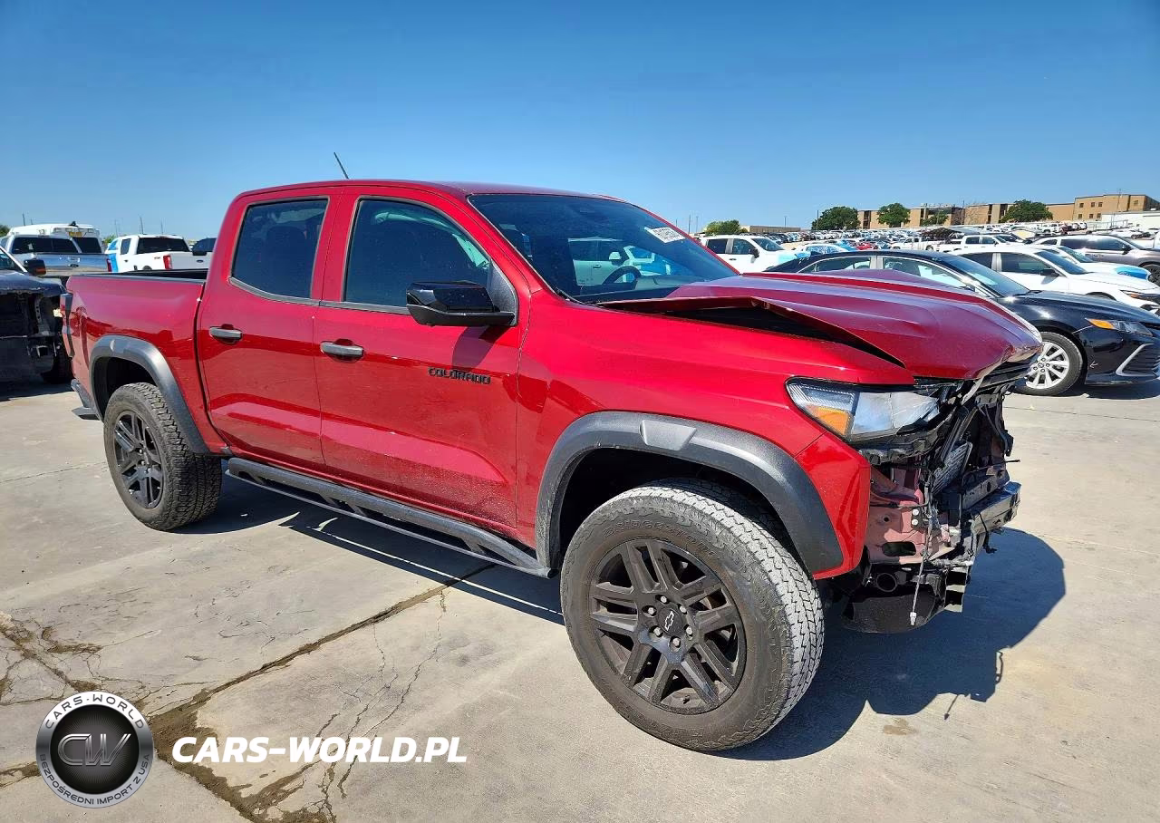 2024 Chevrolet Colorado Trail Boss VIN:1GCPTEEK1R1141843 - 4