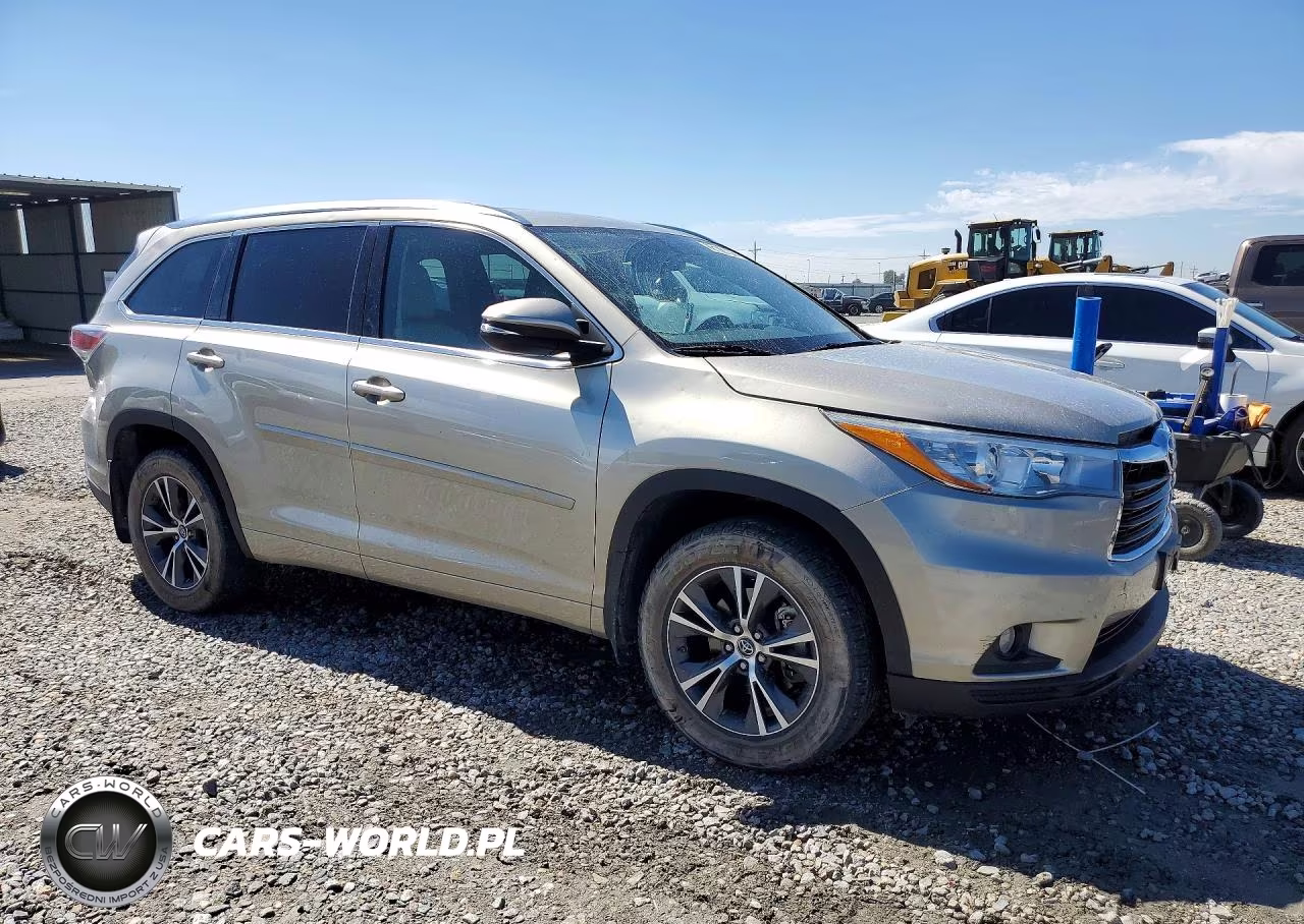 2016 Toyota Highlander Xle VIN:5TDJKRFH4GS338198 - 4