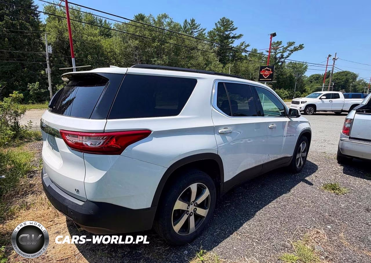 2019 Chevrolet Traverse Lt VIN:1GNEVHKW6KJ137777 - 4