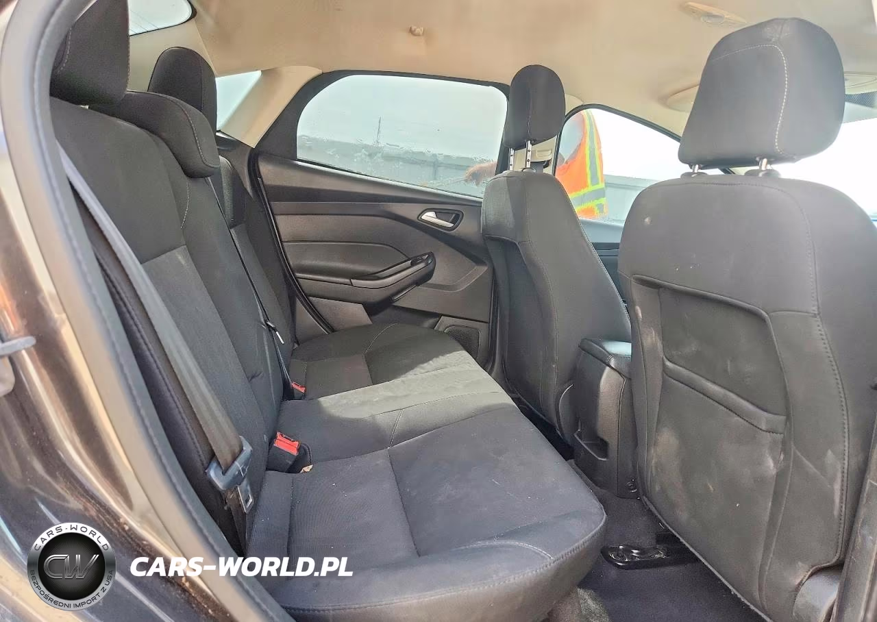 2018 Ford Focus Se VIN:1FADP3FE9JL284803 - 10